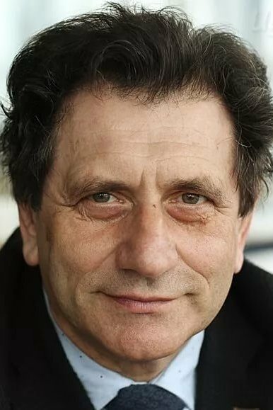 Yevgeni Knyazev backdrop