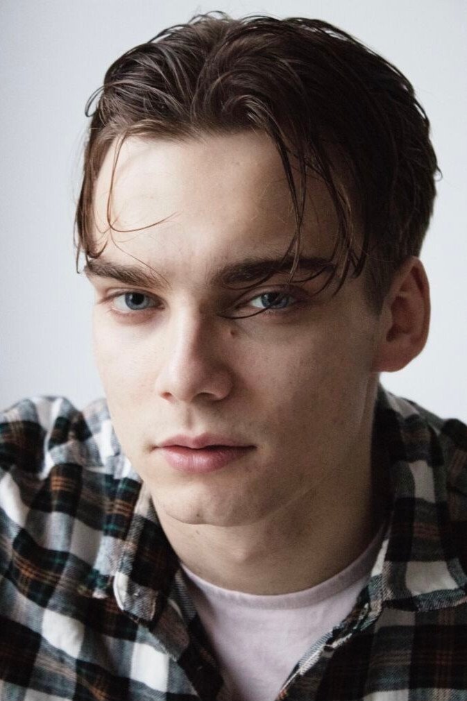 Mateo Wansing-Lorrio backdrop