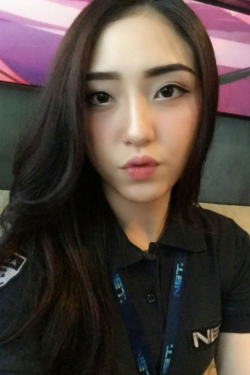 Shinta Naomi backdrop