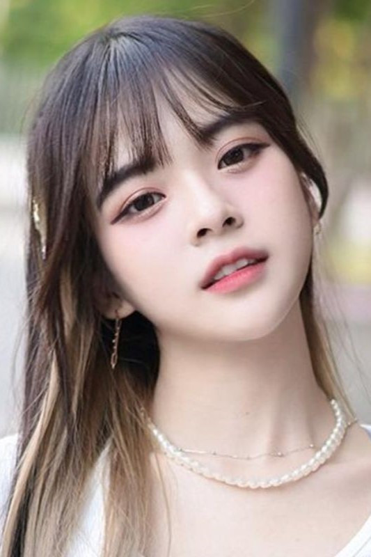 Cindy Yuvia backdrop