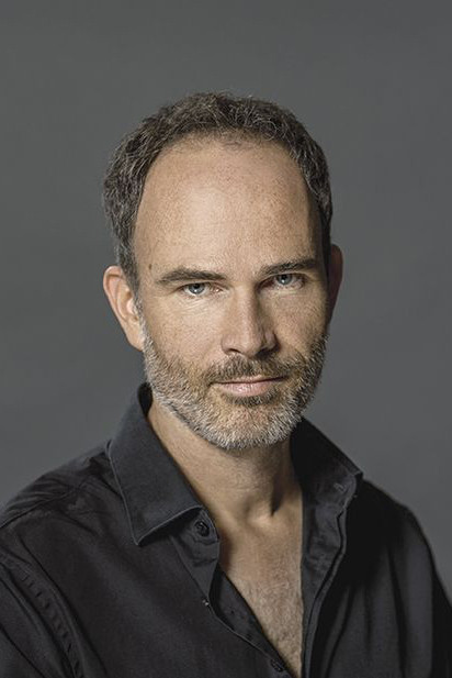 Thomas Borchert backdrop