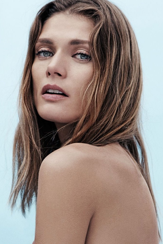 Małgorzata Bela backdrop