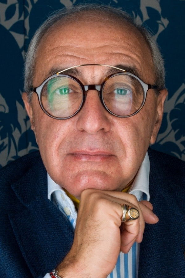 Aleksandr Dobrovinskiy backdrop