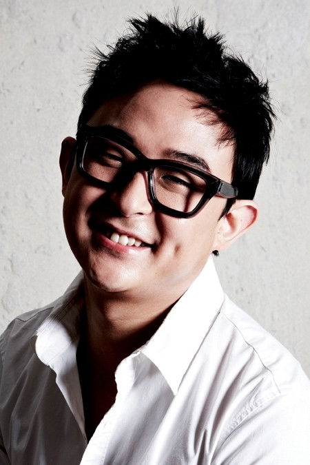 Kim Tae-yong backdrop