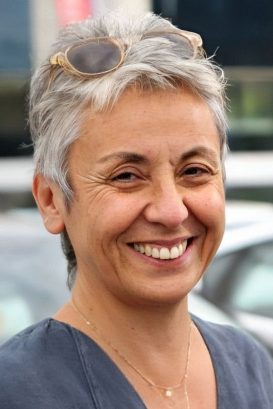 Nisan Akman backdrop