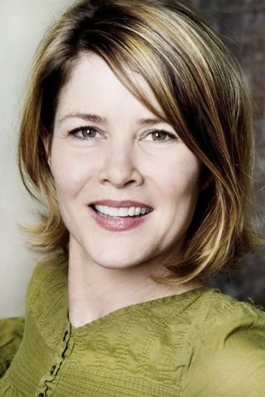 Laura Poe: Laura Poë backdrop