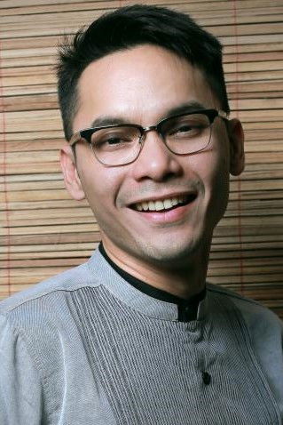 Ben Kasyafani backdrop