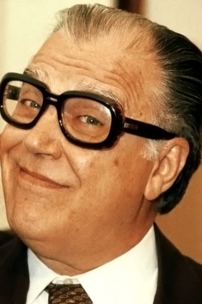 Giannis Michalopoulos backdrop