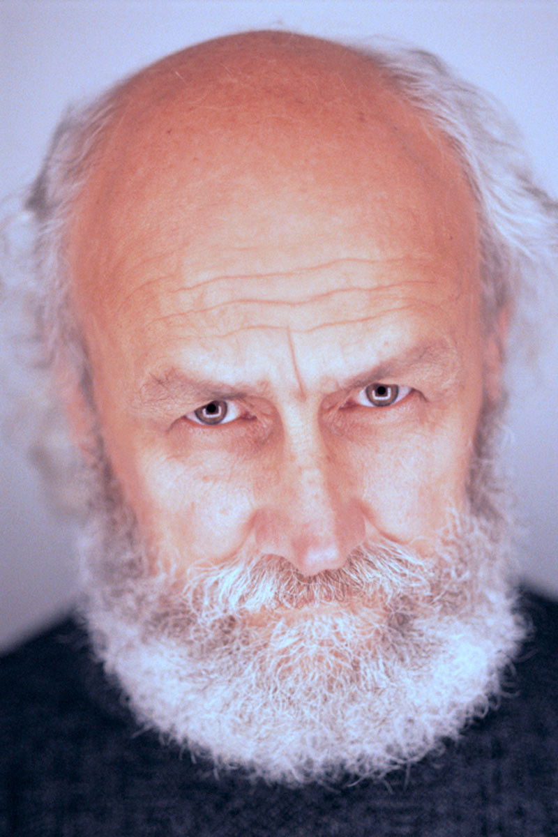 Engin Ayça backdrop