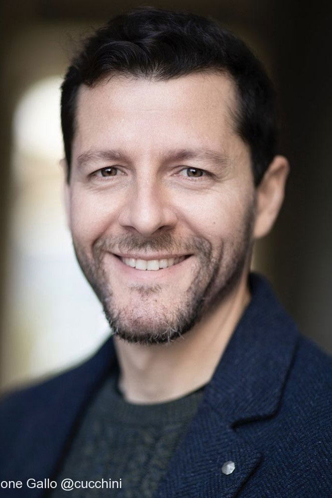 Simone Gallo backdrop