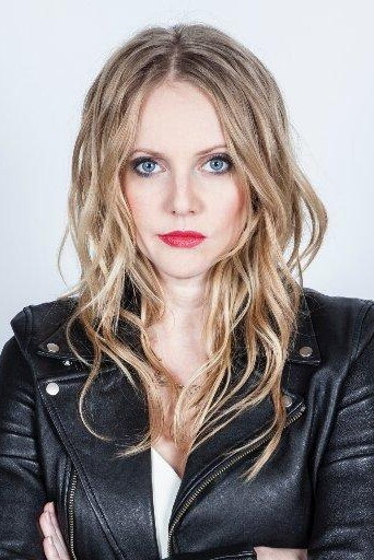 Maud Bettina-Marie backdrop