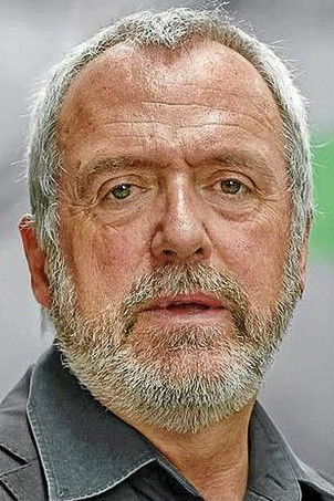 Willy Decker backdrop