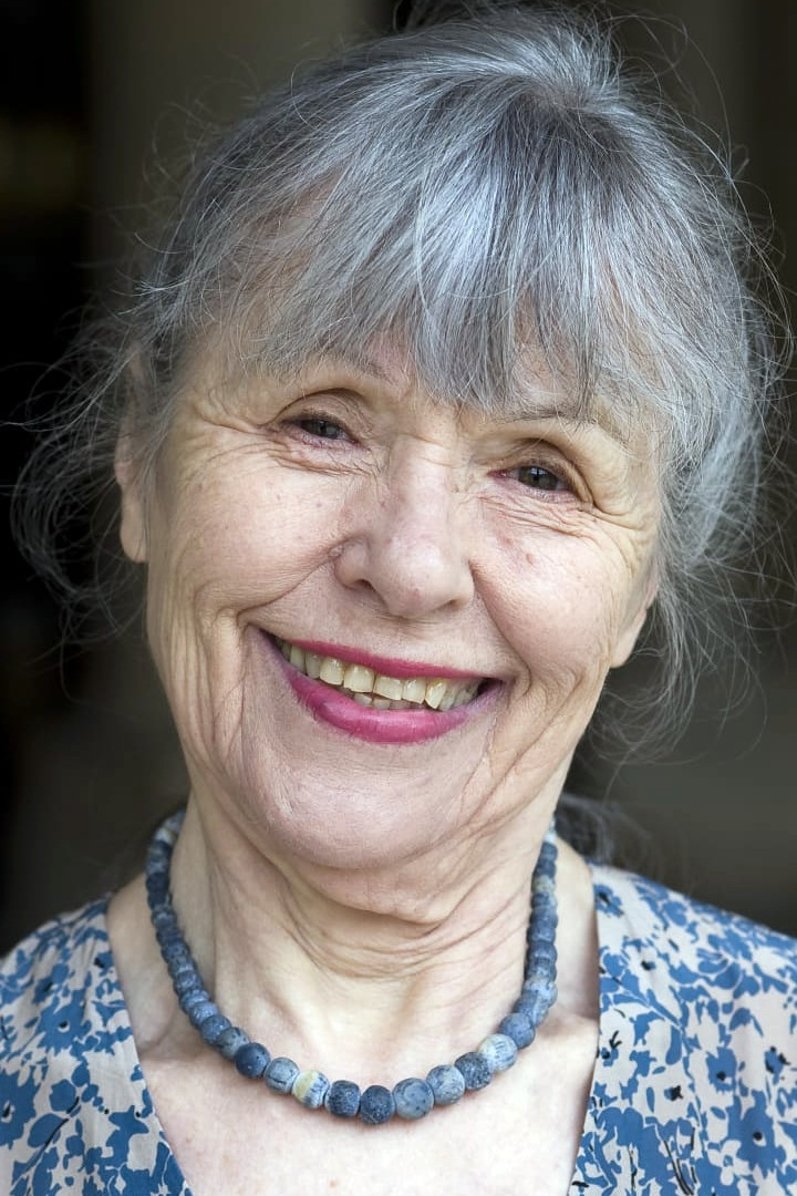 Élisa Thuan backdrop