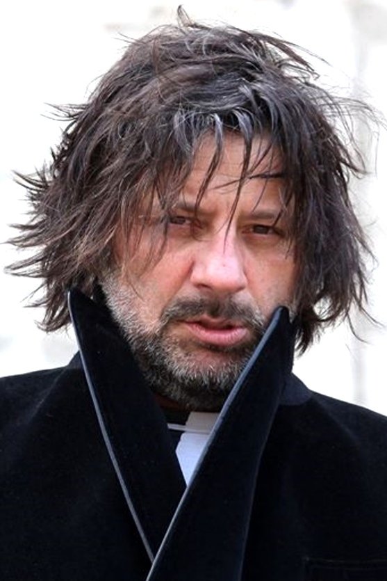 Christian Iansante backdrop