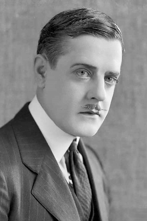 Hari Majers backdrop