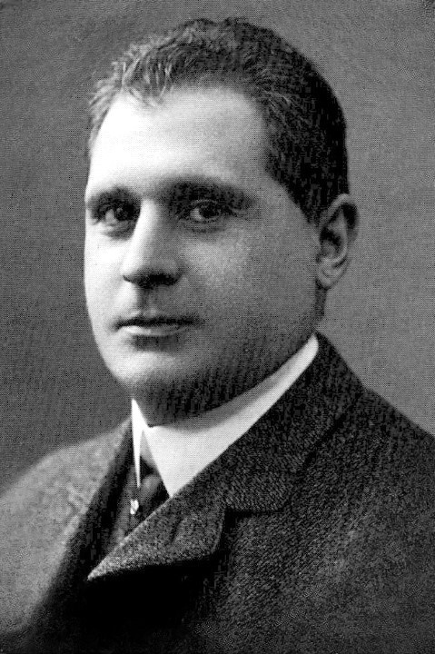 Anton Gambetta Salmson backdrop