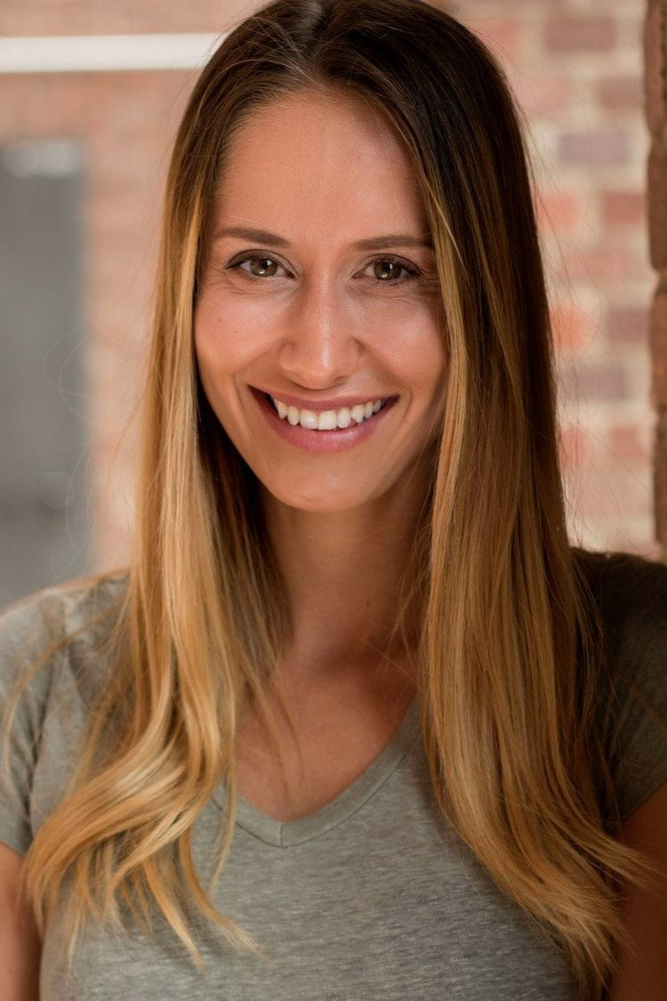 Anna Beletzki backdrop