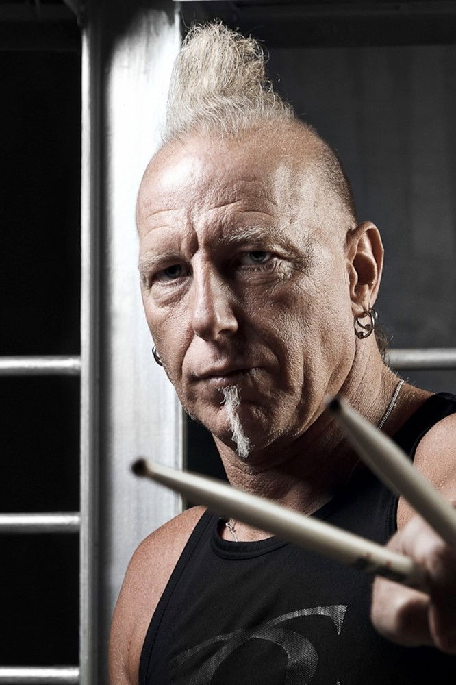 Mike Terrana backdrop