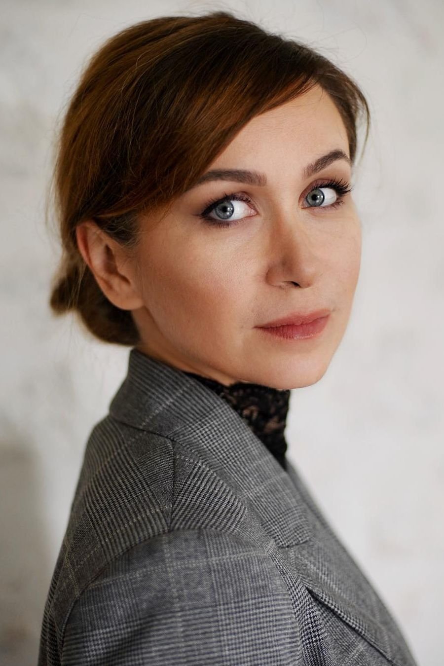 Marielle de Rocca-Serra backdrop