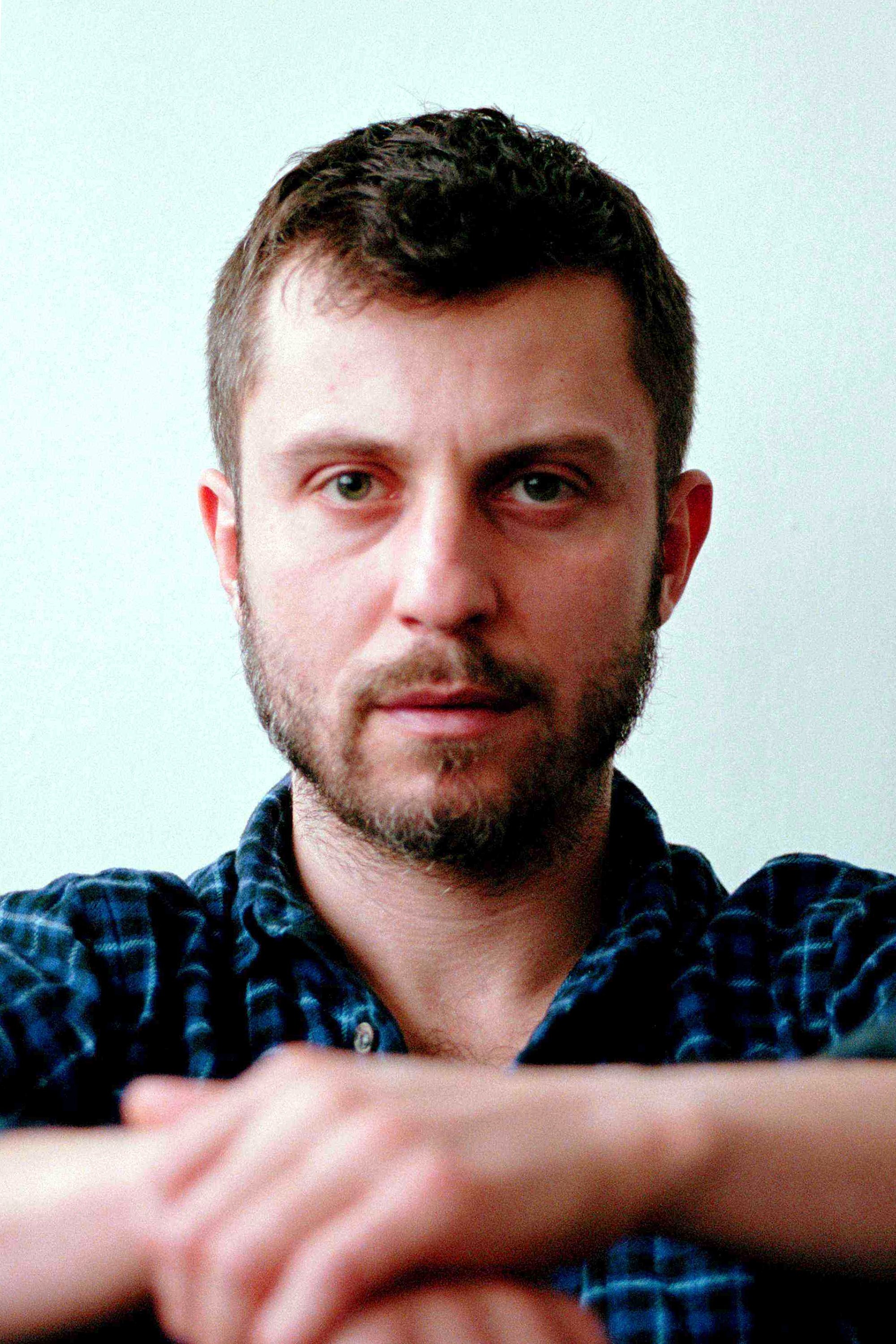 António da Silva backdrop