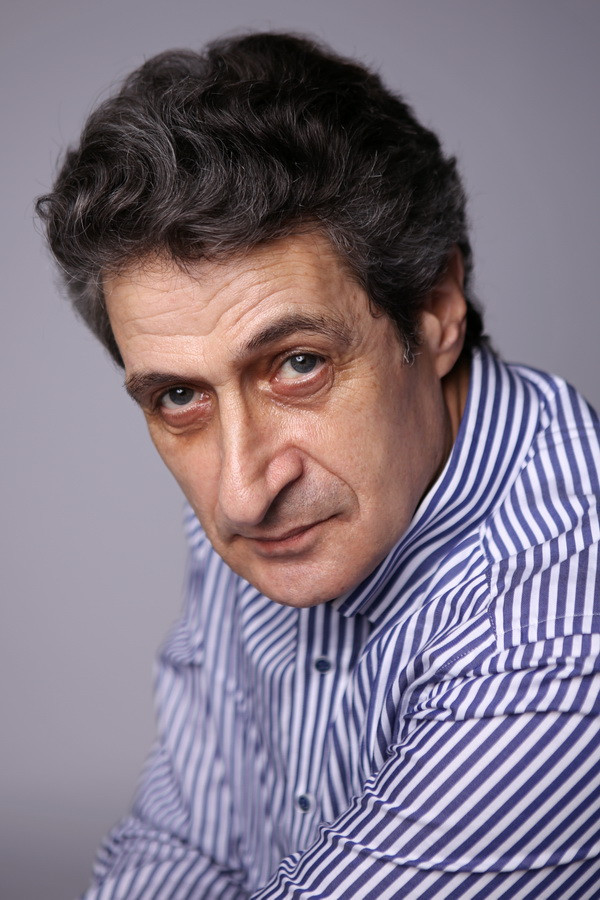 Arshak Oganyan backdrop