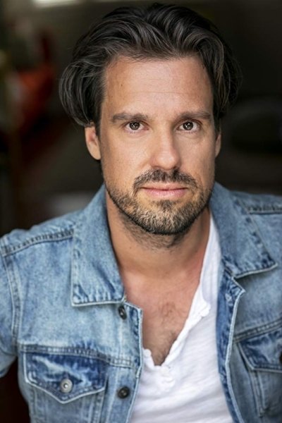 Robert Jozinović backdrop