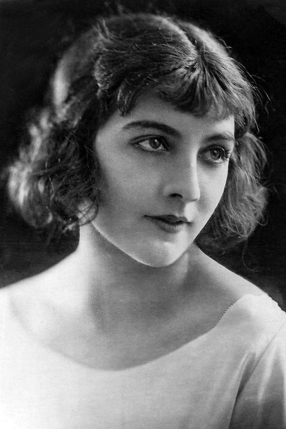 Queenie Thomas backdrop