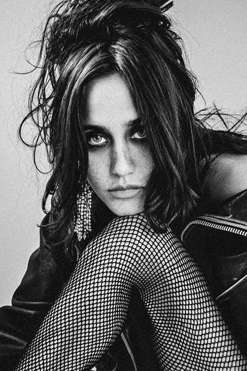 Jesse Jo Stark backdrop