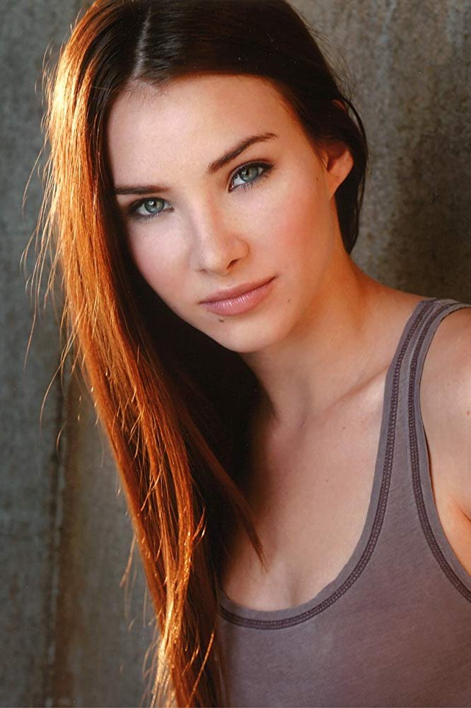 Ana Walczak backdrop