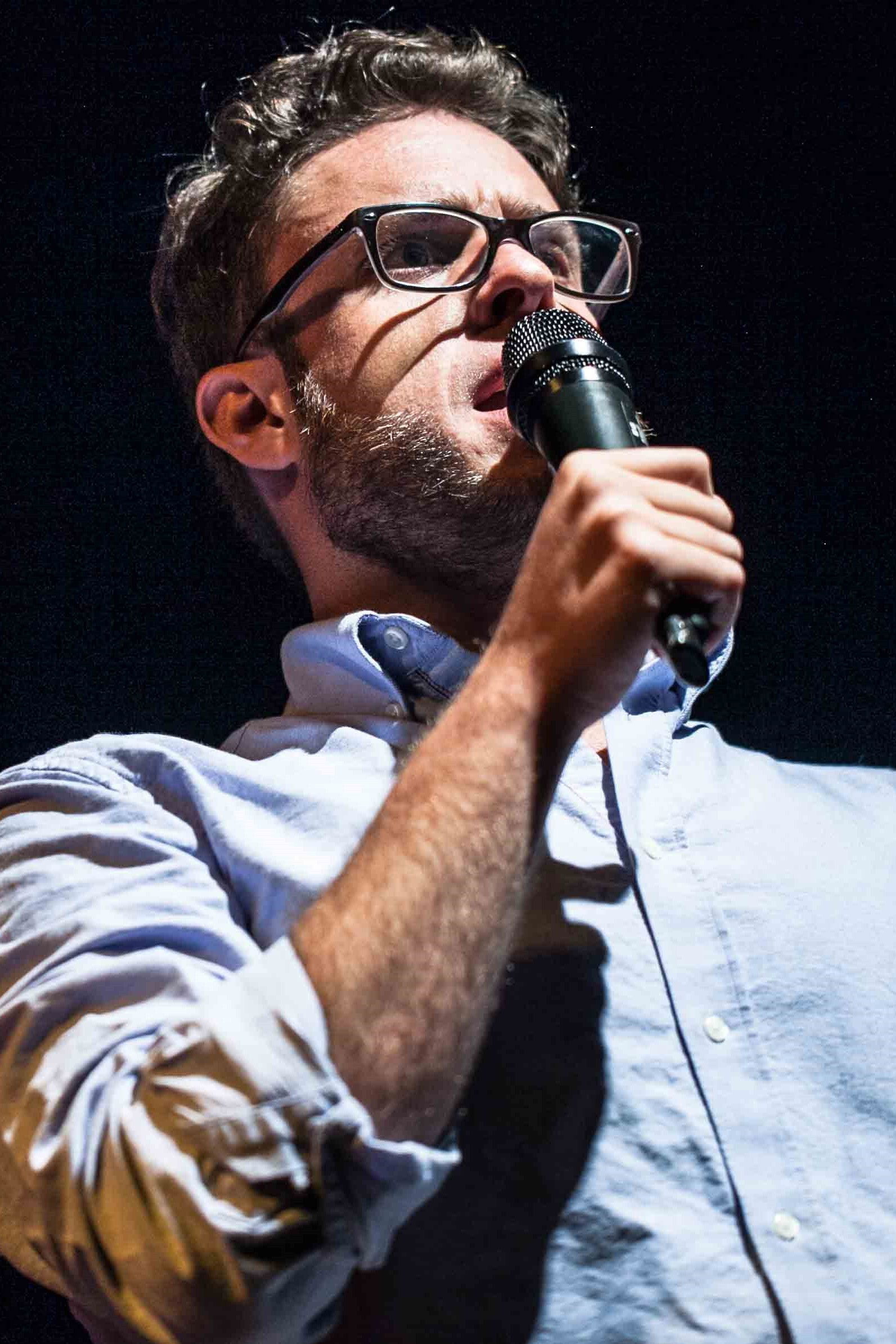 Jóse Rafael Guzmán backdrop