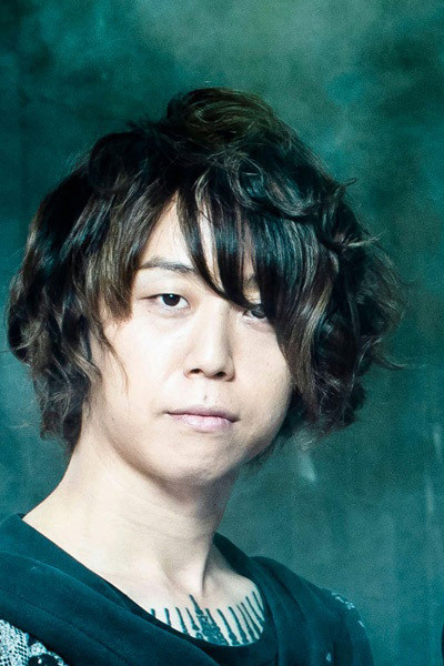 Tomoya Kanki backdrop