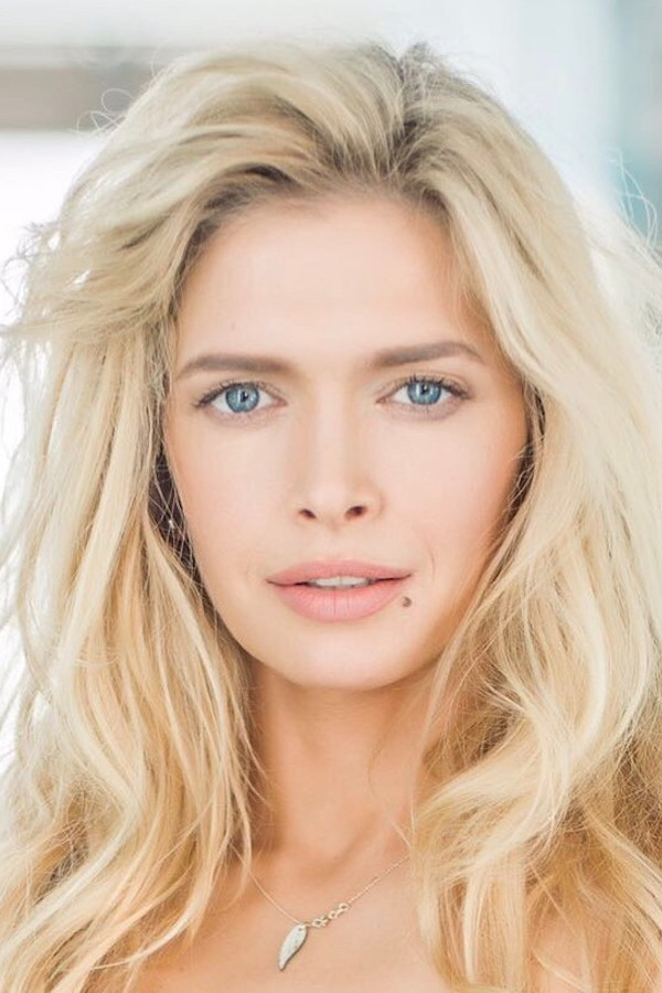 Vera Brezhneva backdrop