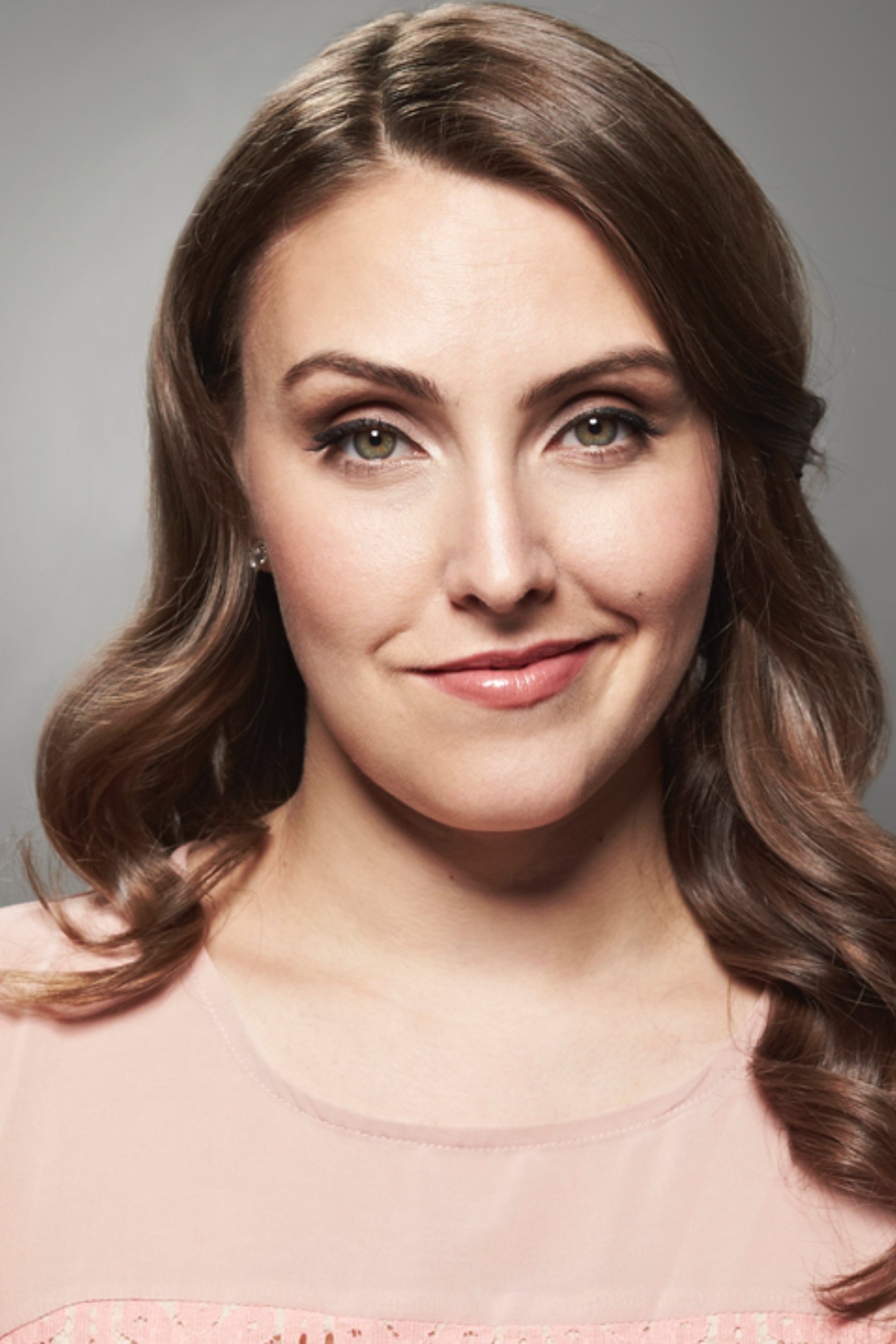 Lauren Adams: Loran Adëms backdrop