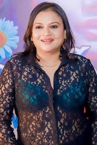 Semini Iddamalgoda backdrop