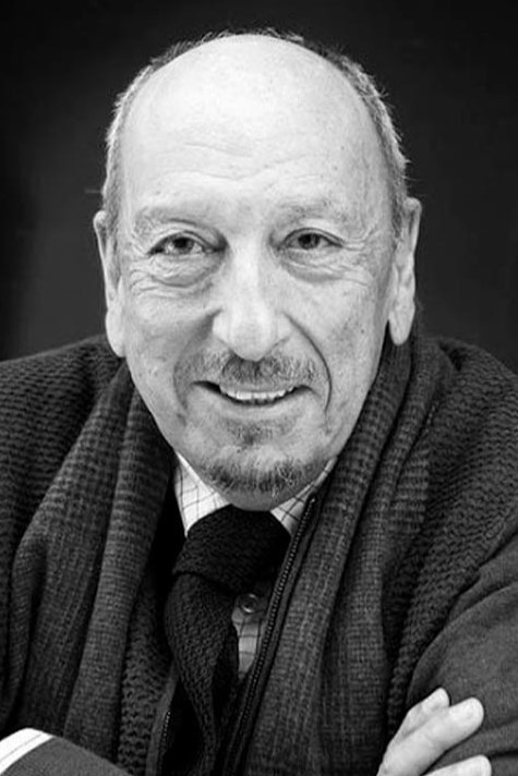 Julio Tejela backdrop