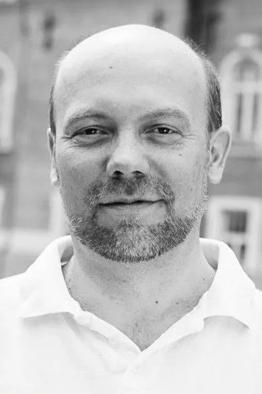 Matúš Bukovčan backdrop