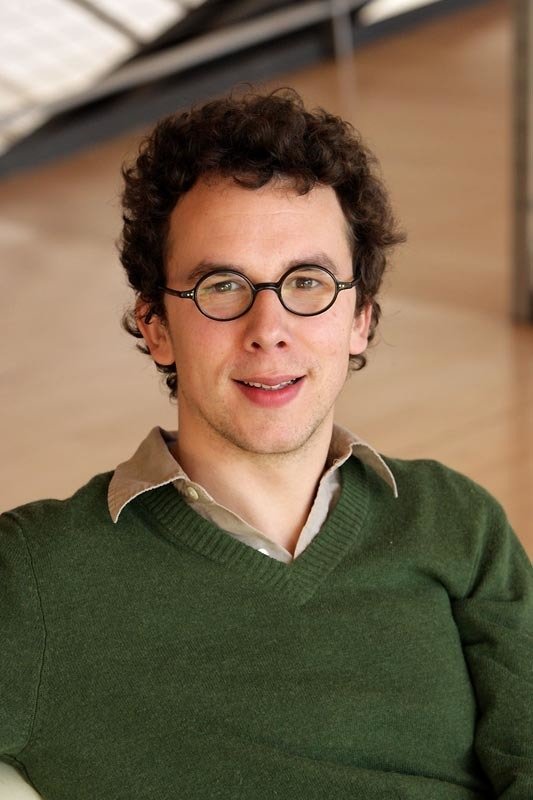 Louis Clichy backdrop