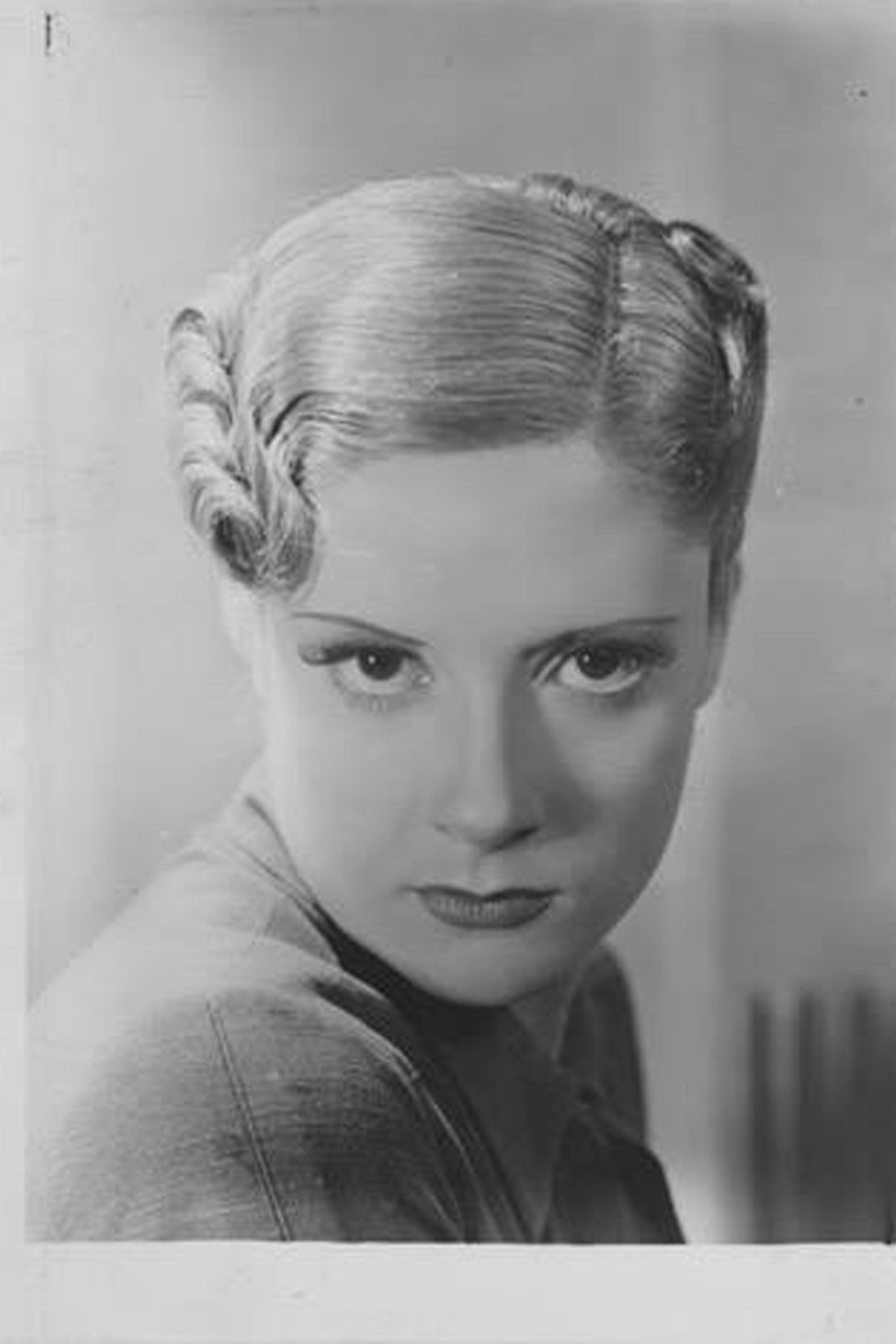 Pepita Serrador backdrop