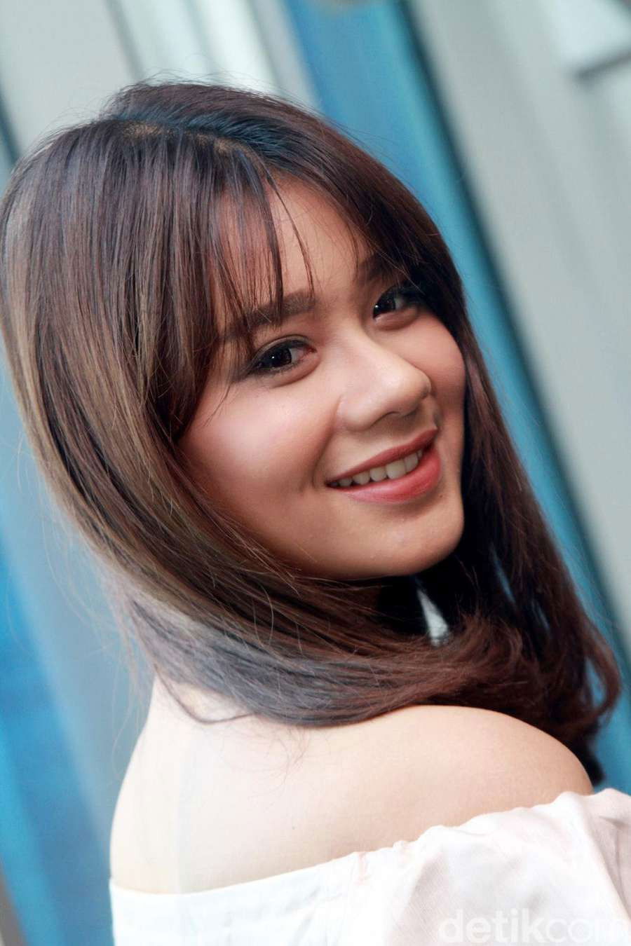 Amanda Zevanya backdrop