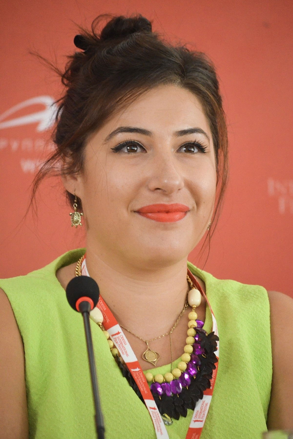 Shani Klein backdrop