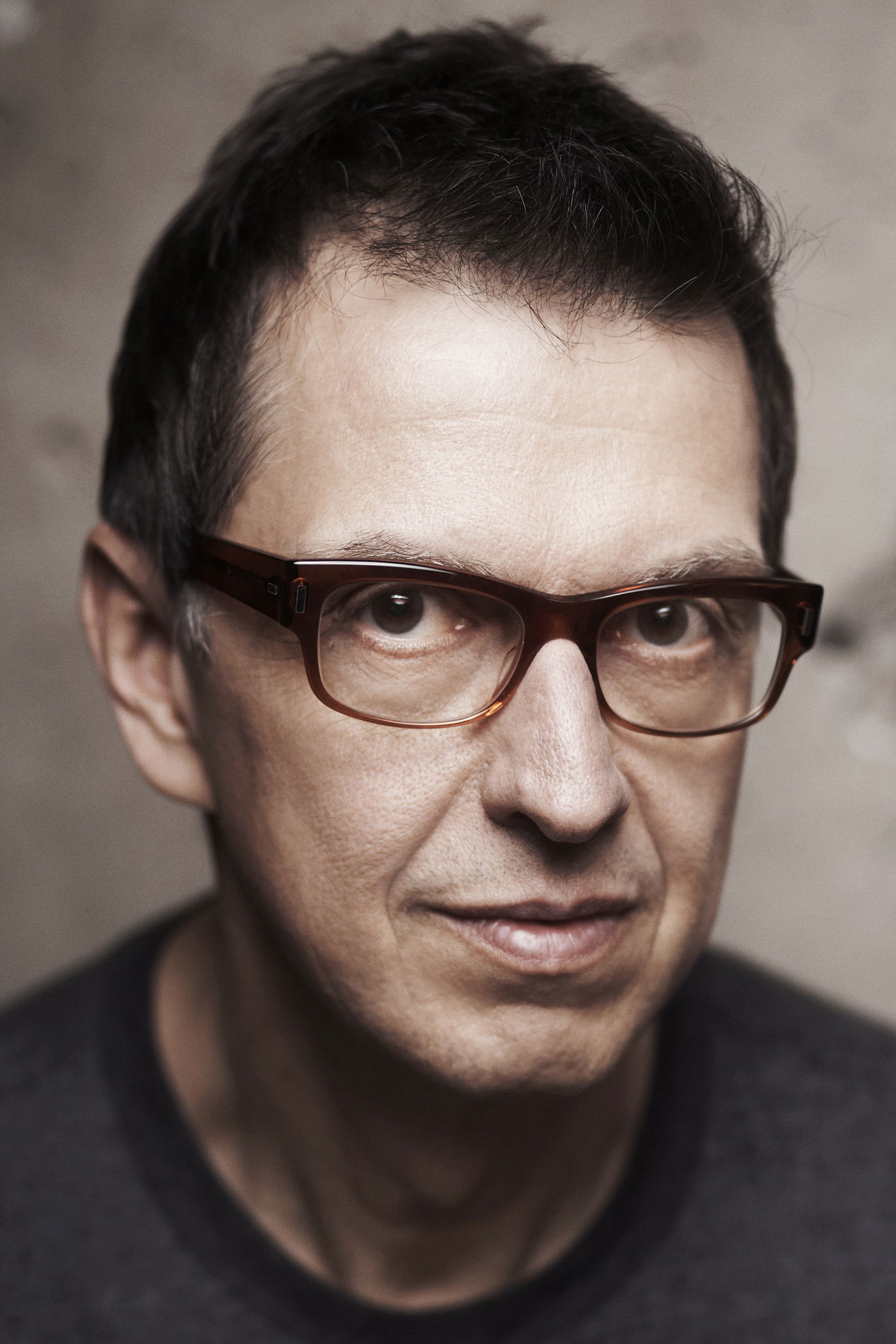 Alain Caron backdrop