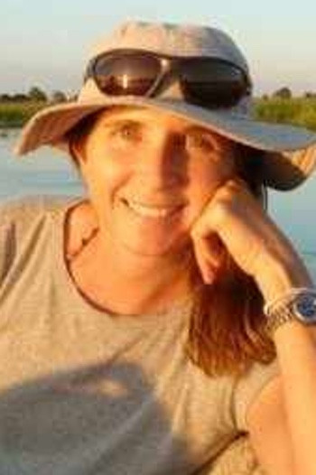 Robyn Keene-Young backdrop