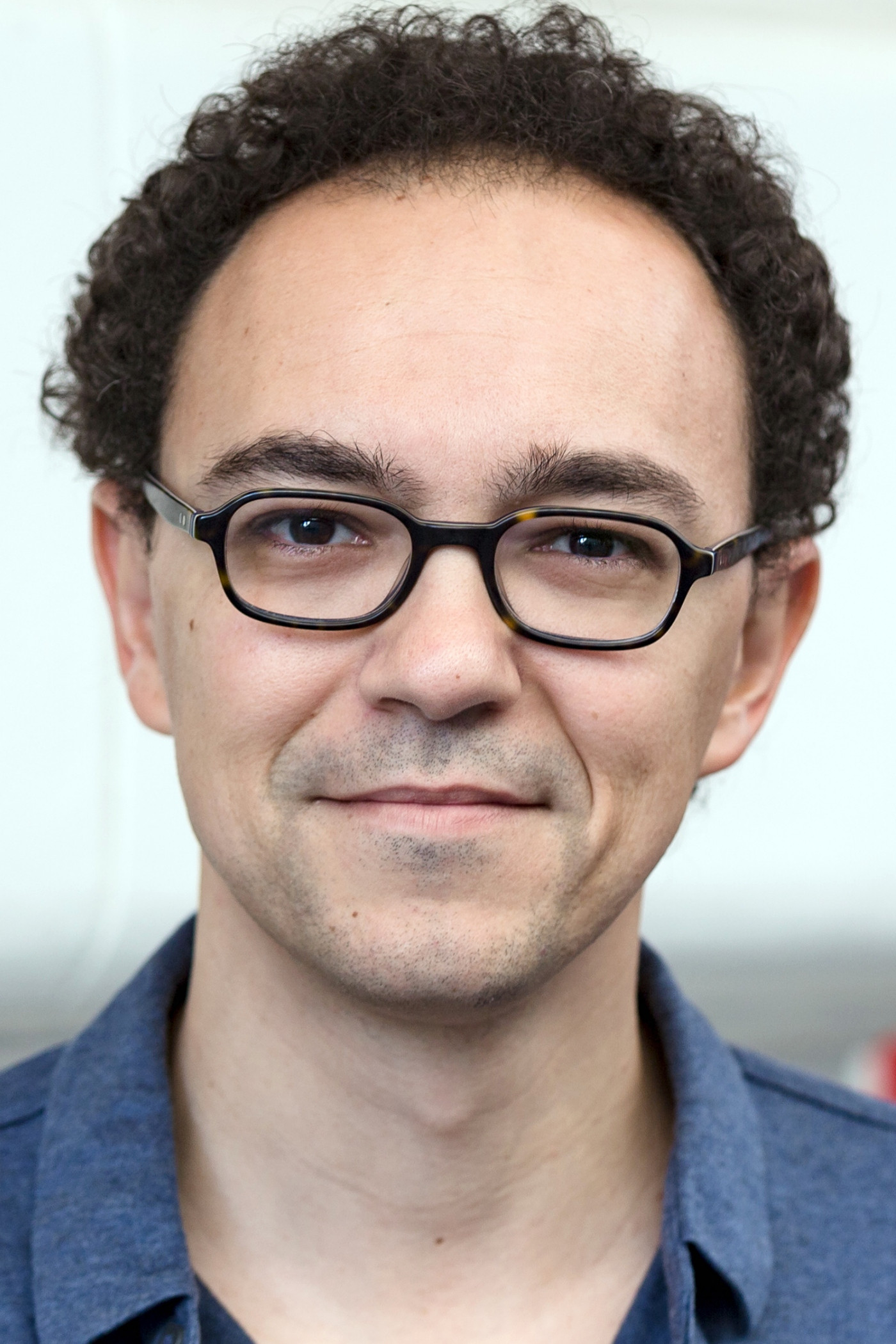 Selim Azzazi backdrop