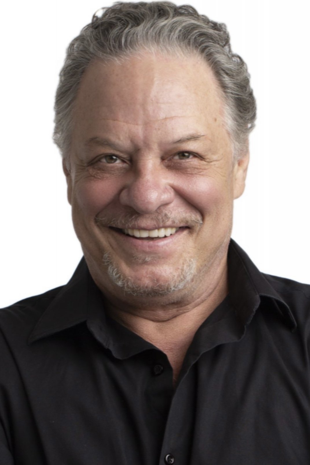 Ernani Moraes backdrop