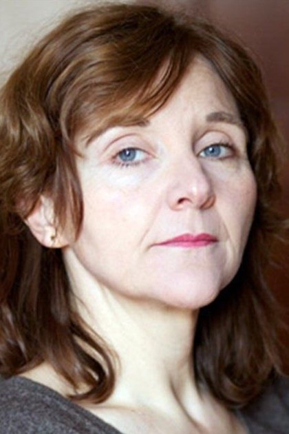 Élizabeth Mazev backdrop