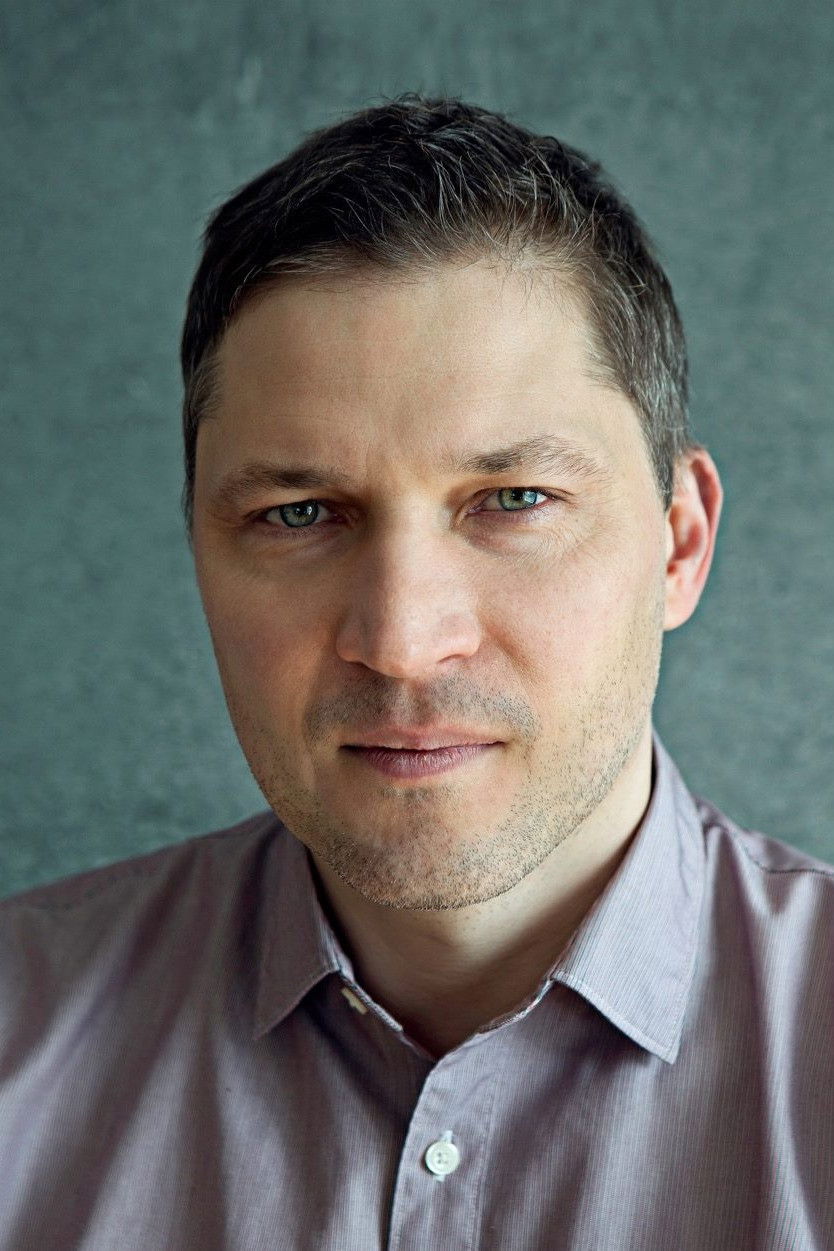 Martin Algus backdrop