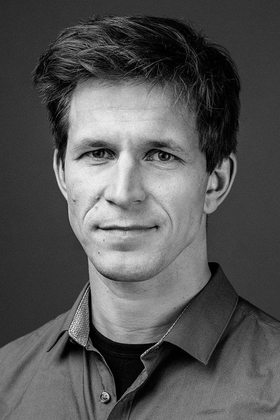 Igor Orozovič backdrop