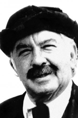 Ernesto Albán backdrop