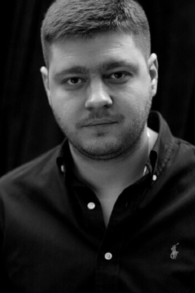 Aleksandr Makin backdrop