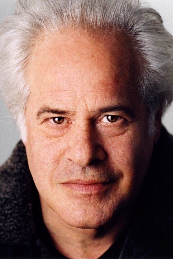 Pjetër Reznikof backdrop